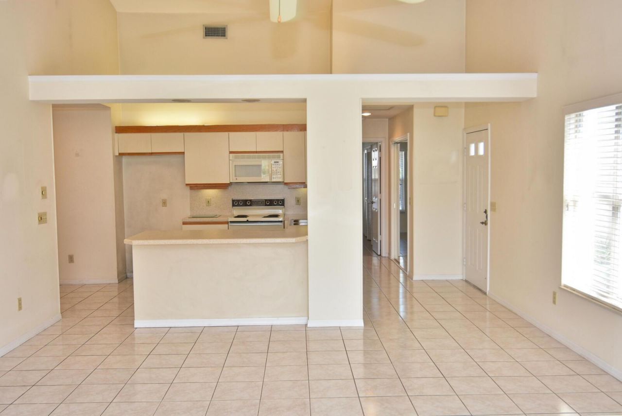 2544 SE Tropical East Circle E, Port Saint Lucie, FL 34952 Photo