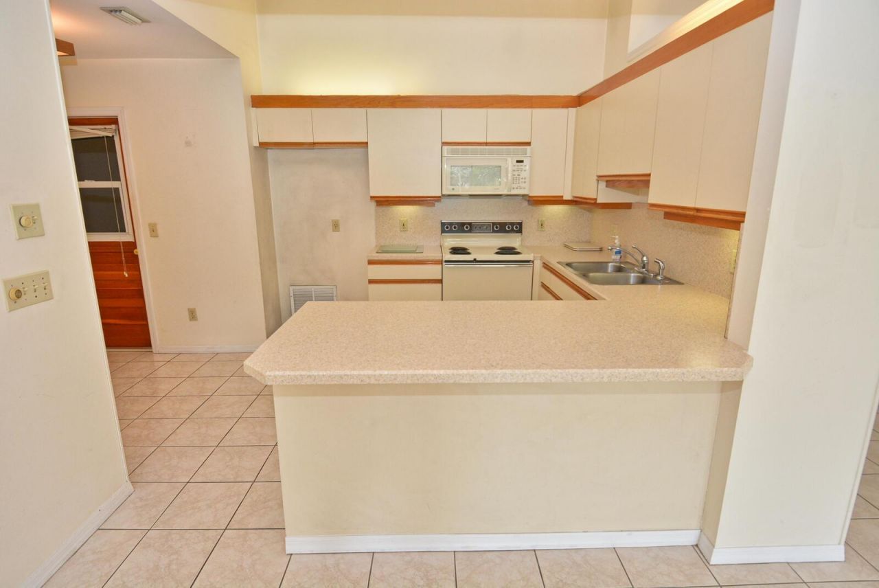 2544 SE Tropical East Circle E, Port Saint Lucie, FL 34952 Photo