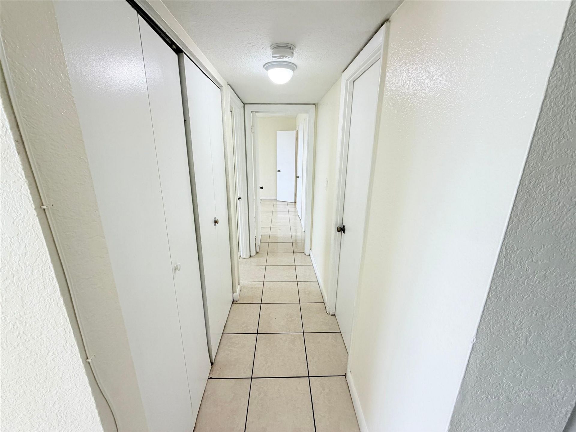 496 NW 165th Street Road, Unit D409, Miami, FL 33169 Photo