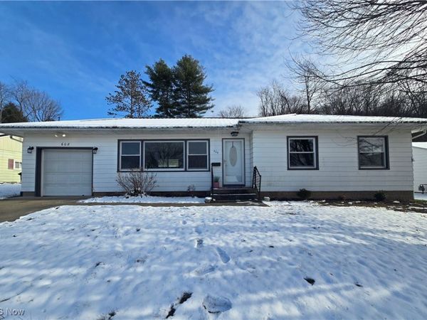 608 Highland Boulevard, Coshocton, OH 43812