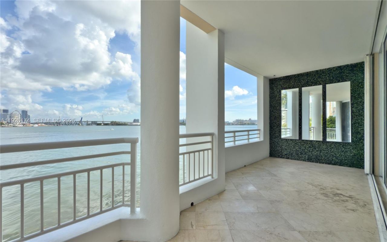 848 Brickell Key Dr, Unit 306, Miami, FL 33131 Photo
