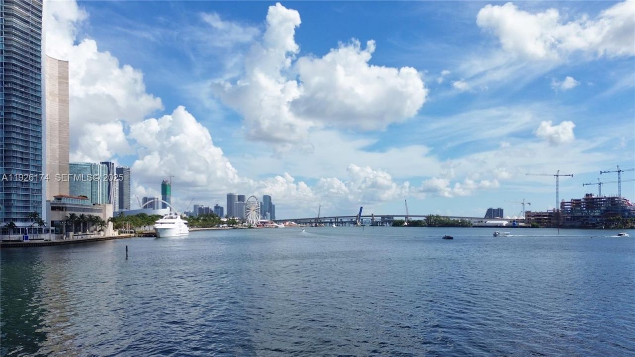 848 Brickell Key Dr, Unit 306, Miami, FL 33131 Photo