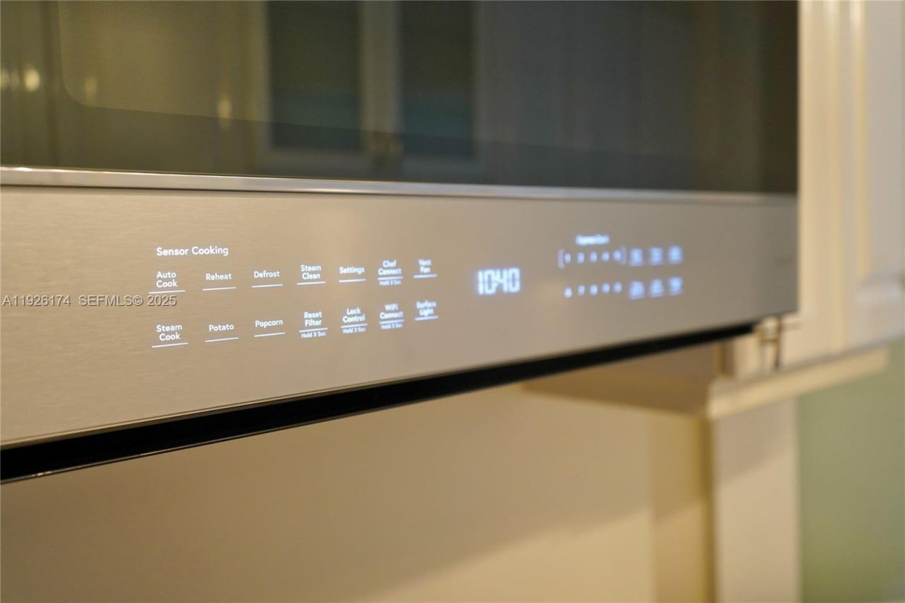 848 Brickell Key Dr, Unit 306, Miami, FL 33131 Photo