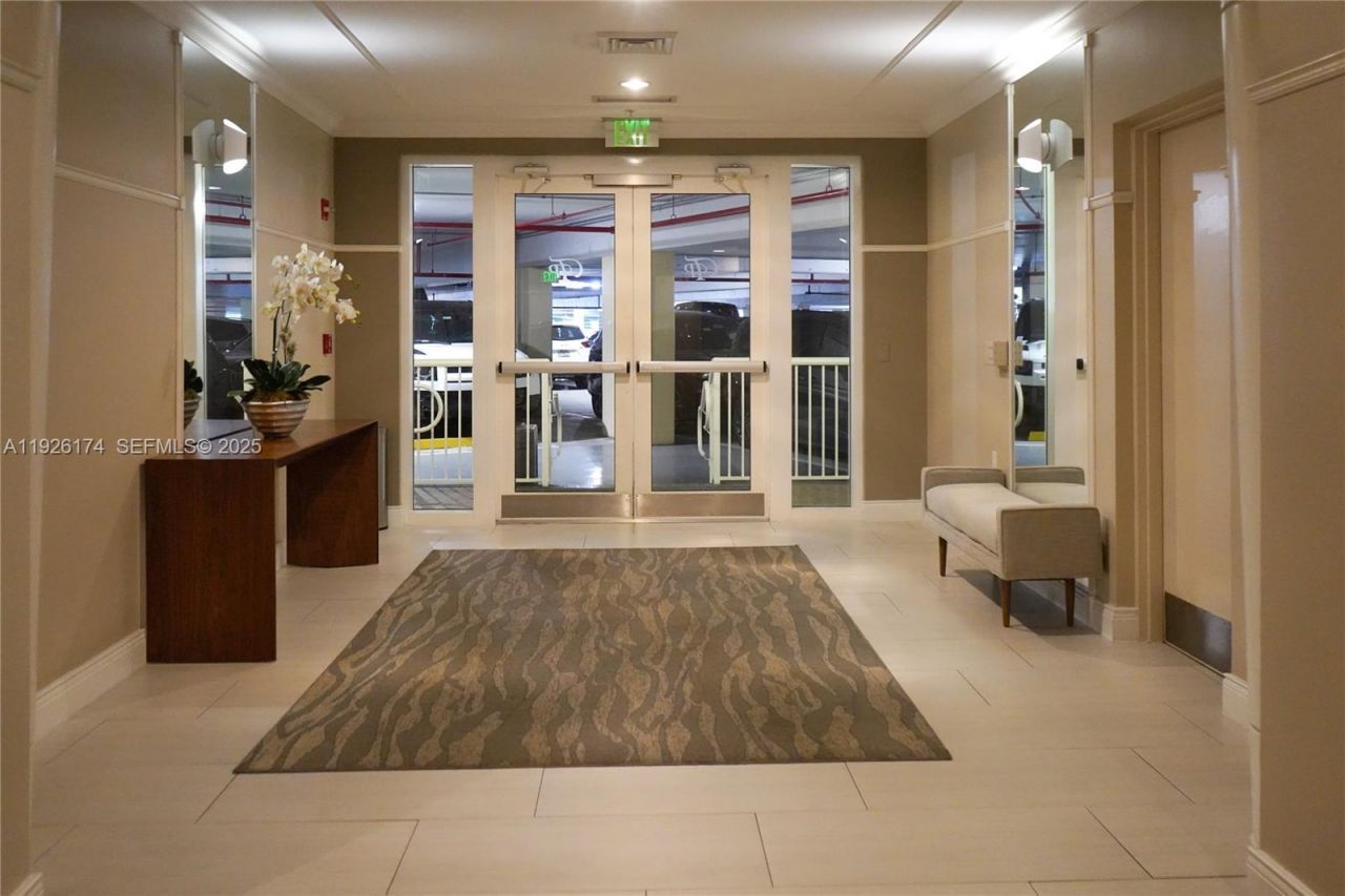 848 Brickell Key Dr, Unit 306, Miami, FL 33131 Photo