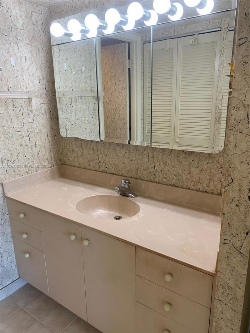 1400 Saint Charles, Unit 505, Pembroke Pines, FL 33026 Photo