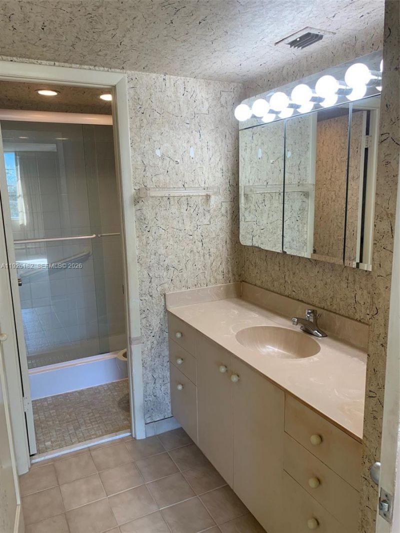 1400 Saint Charles, Unit 505, Pembroke Pines, FL 33026 Photo