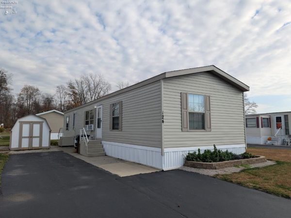 220 Maple Lane, Unit 124, Green Springs, OH 44836