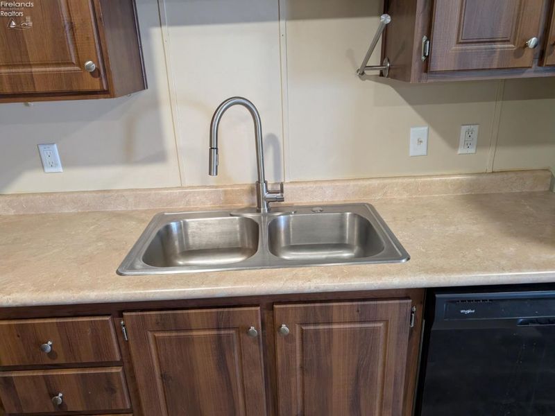 220 Maple Lane, Unit 124, Green Springs, OH 44836 Photo 14