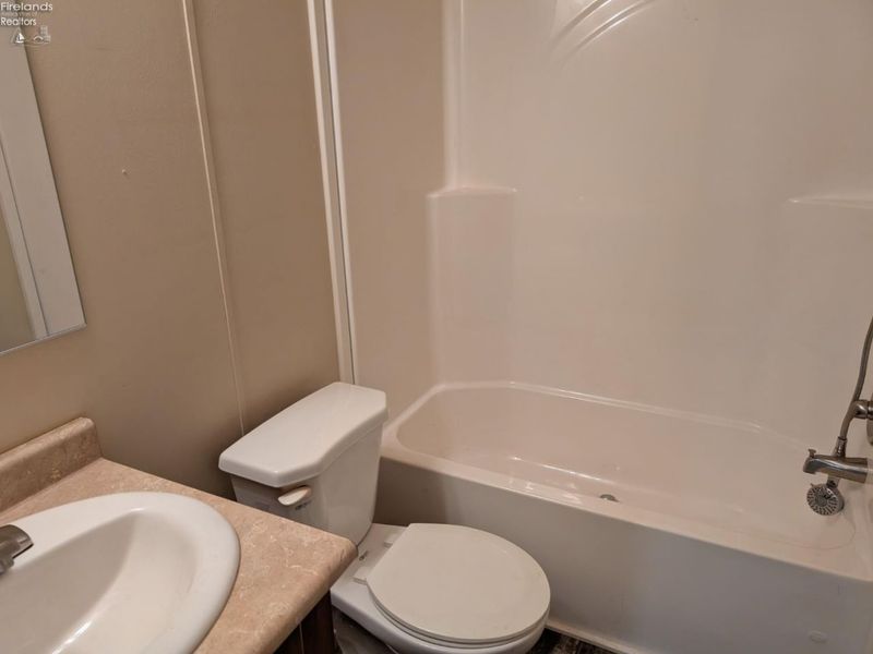 220 Maple Lane, Unit 124, Green Springs, OH 44836 Photo 19