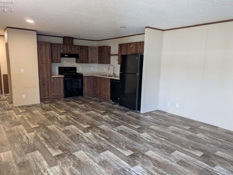 220 Maple Lane, Unit 124, Green Springs, OH 44836 Photo 3