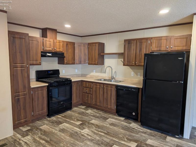 220 Maple Lane, Unit 124, Green Springs, OH 44836 Photo 4