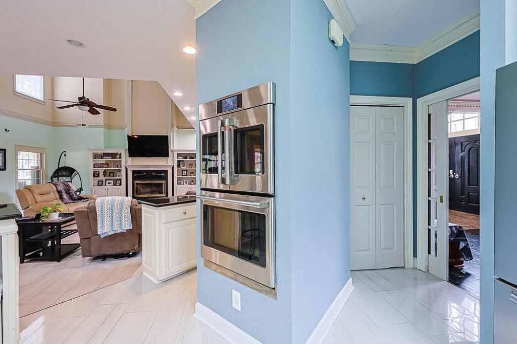 3749 Annandale Dr. Photo 10