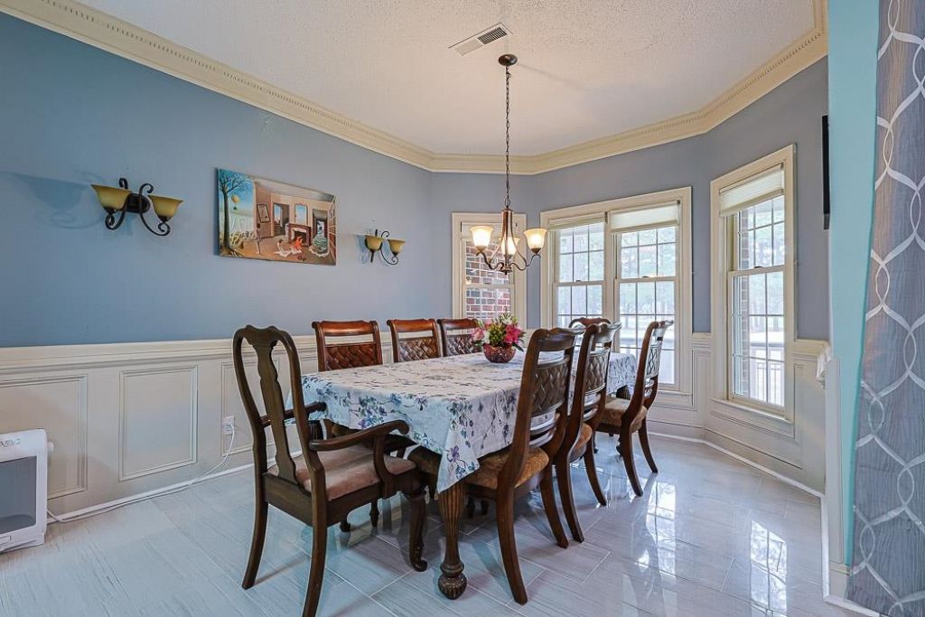 3749 Annandale Dr. Photo 22