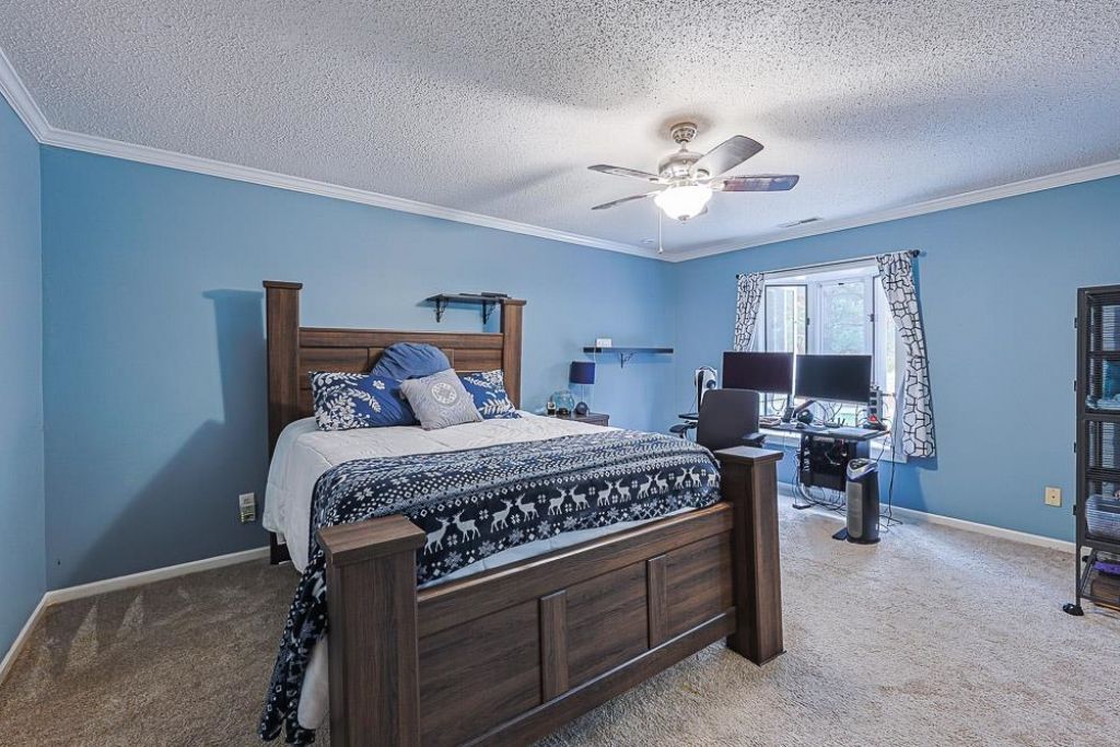 3749 Annandale Dr. Photo 27