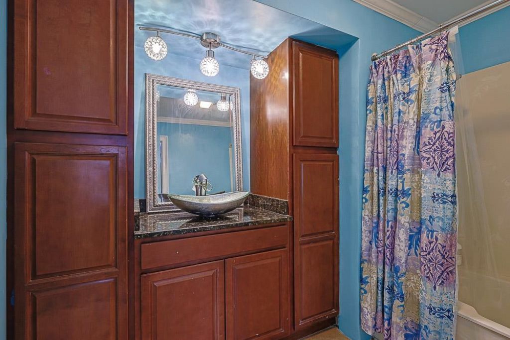 3749 Annandale Dr. Photo 32