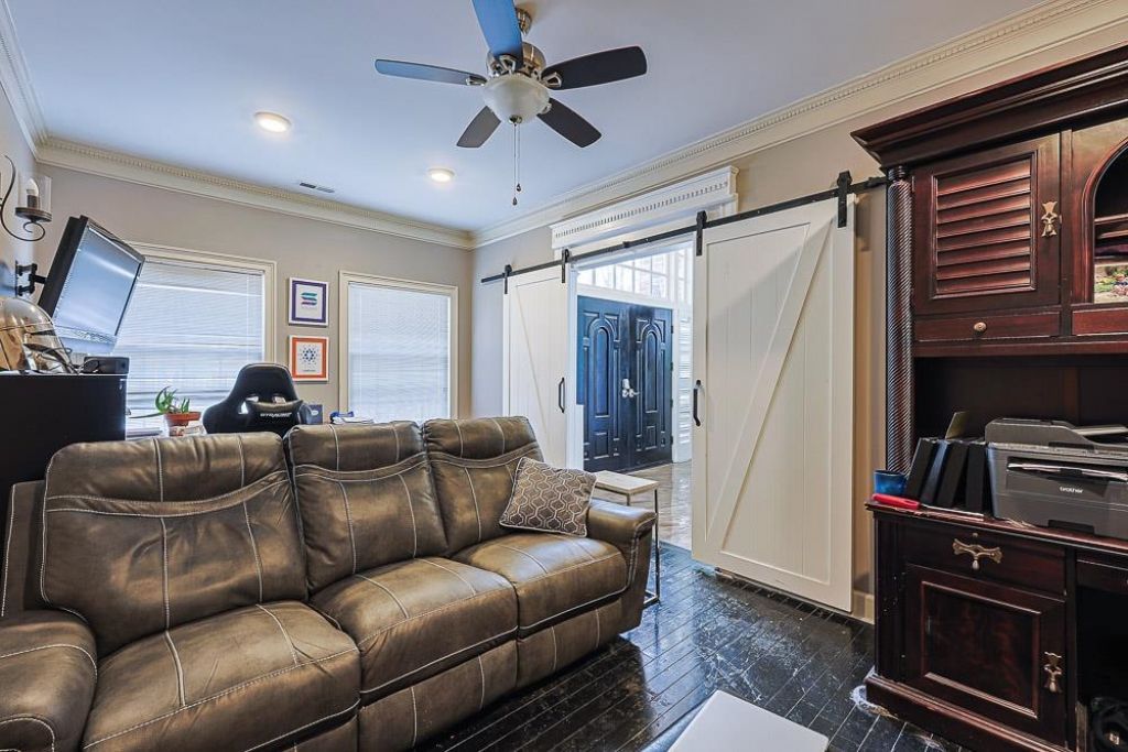 3749 Annandale Dr. Photo 38