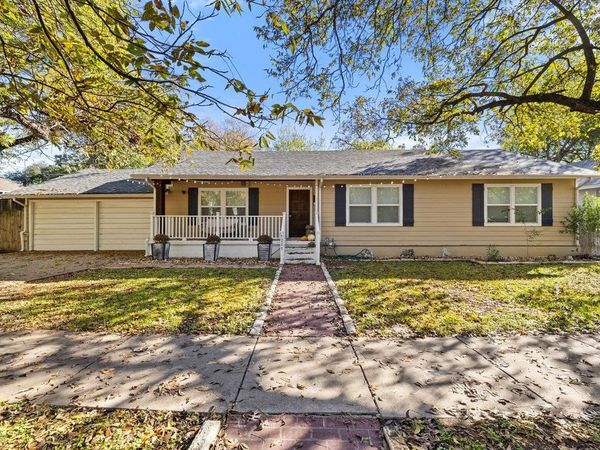 1221 S Austin Ave, Georgetown, TX 78626