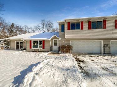 3677 Gershwin Lane N, Oakdale, MN 55128