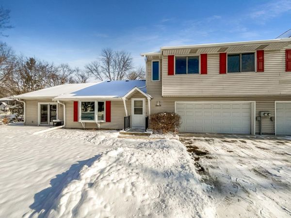 3677 Gershwin Lane N, Oakdale, MN 55128