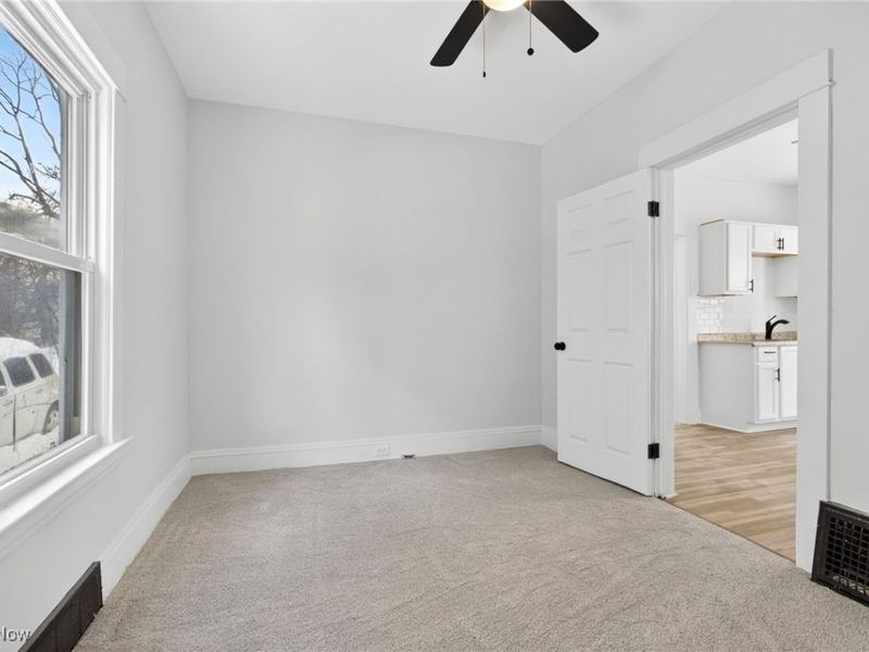 9418 Parkview Avenue, Cleveland, OH 44104 Photo 12