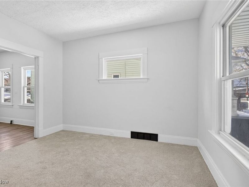 9418 Parkview Avenue, Cleveland, OH 44104 Photo 22