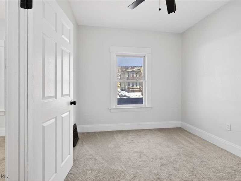 9418 Parkview Avenue, Cleveland, OH 44104 Photo 24