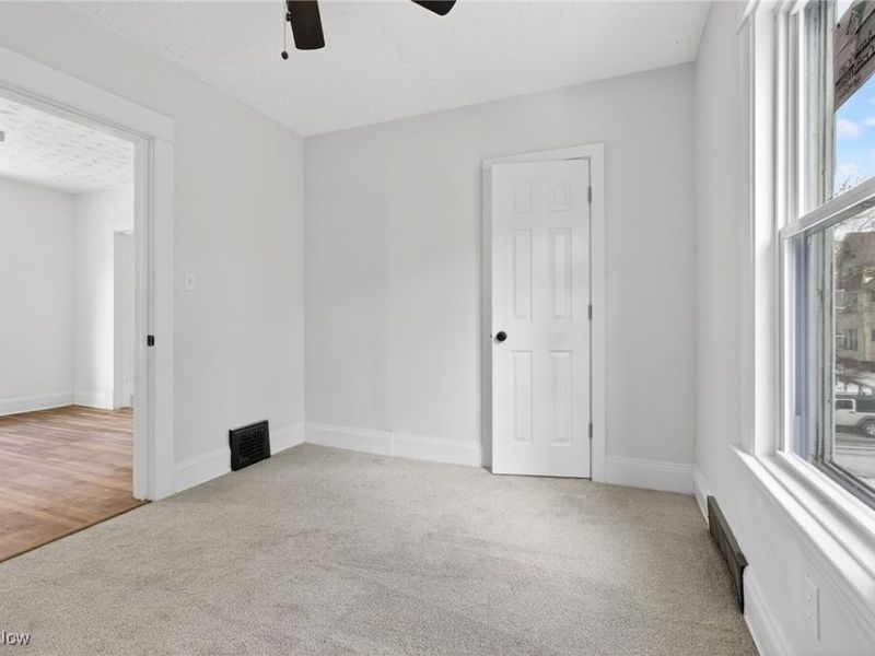 9418 Parkview Avenue, Cleveland, OH 44104 Photo 27