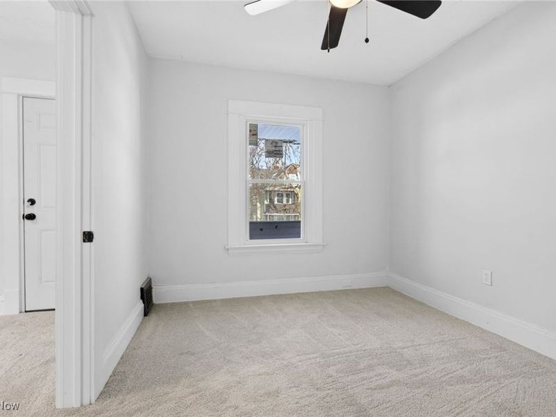 9418 Parkview Avenue, Cleveland, OH 44104 Photo 31