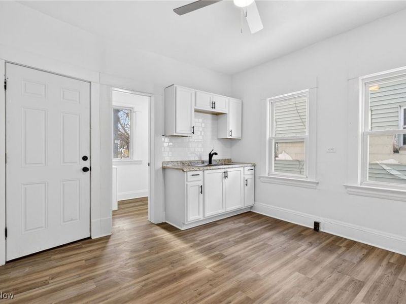 9418 Parkview Avenue, Cleveland, OH 44104 Photo 6