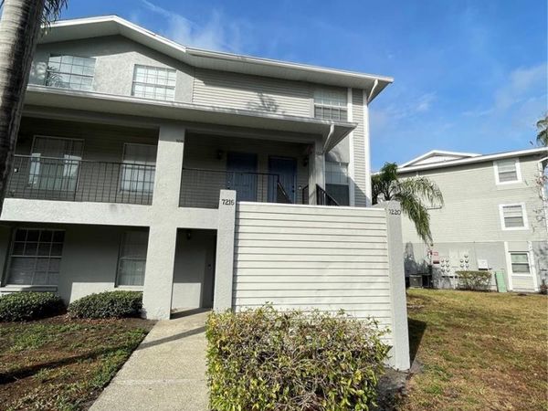 7218 E BANK DR, TAMPA, FL 33617