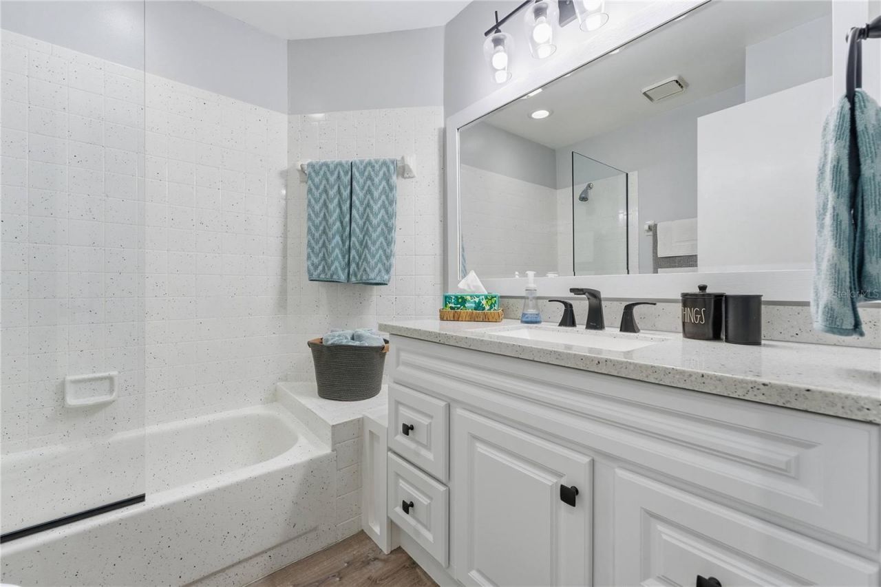 3625 57th Avenue Drive W, Unit 43, Bradenton, FL 34210 Photo