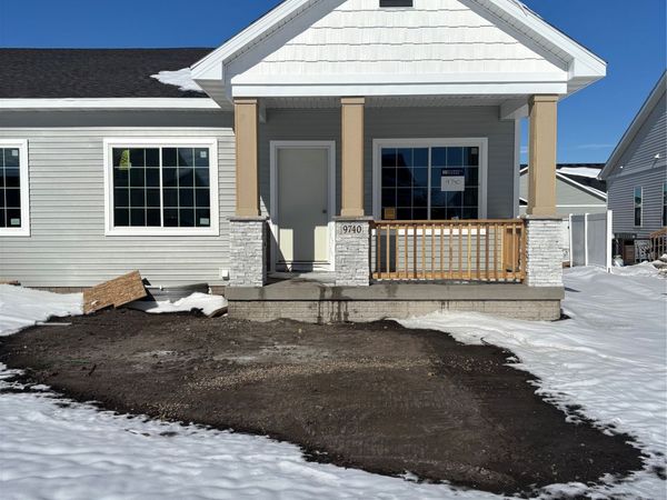 9740 Regatta Lane, Johnston, IA 50131