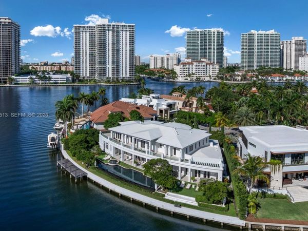 142 S Island Dr, Golden Beach, FL 33160