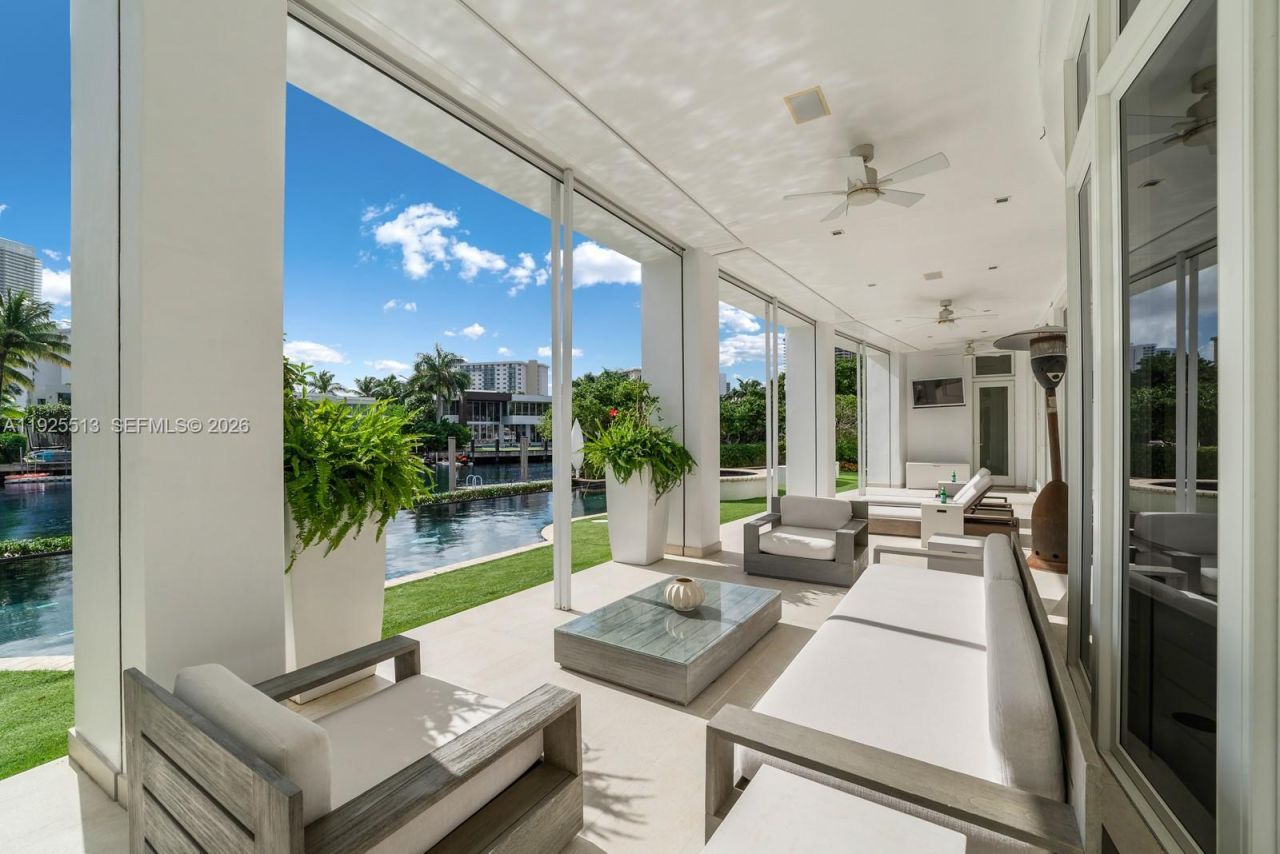 142 S Island Dr, Golden Beach, FL 33160 Photo