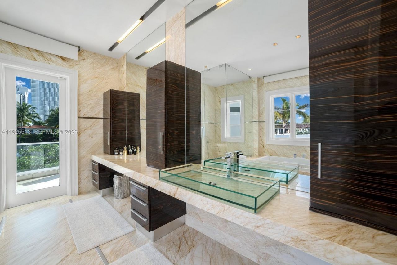 142 S Island Dr, Golden Beach, FL 33160 Photo