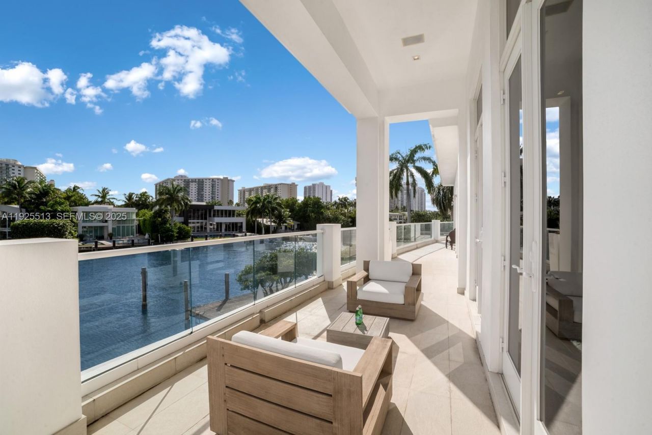 142 S Island Dr, Golden Beach, FL 33160 Photo