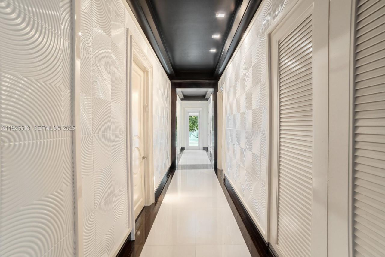 142 S Island Dr, Golden Beach, FL 33160 Photo