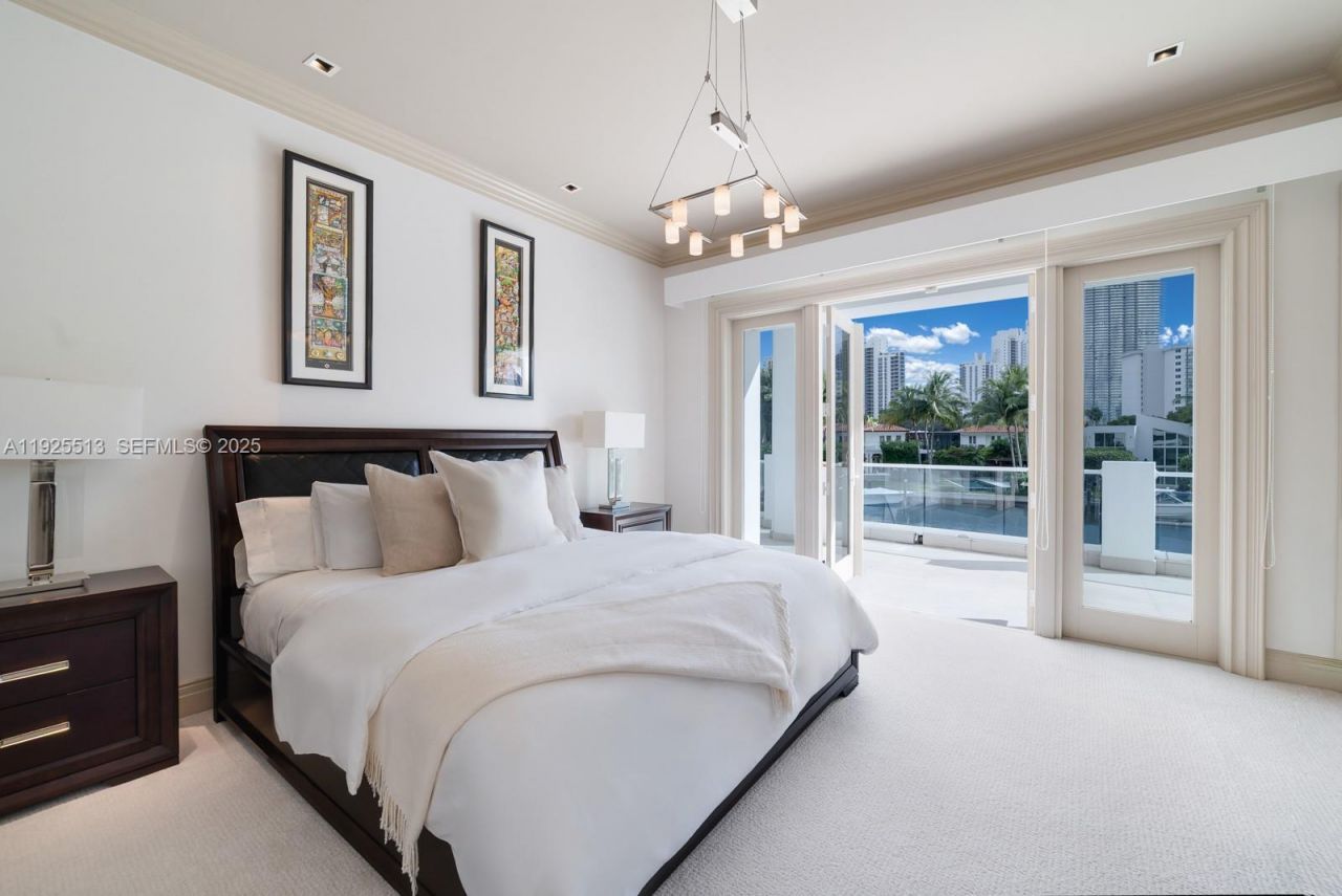 142 S Island Dr, Golden Beach, FL 33160 Photo