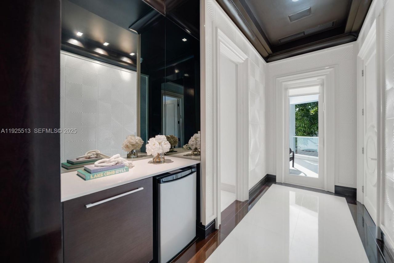 142 S Island Dr, Golden Beach, FL 33160 Photo