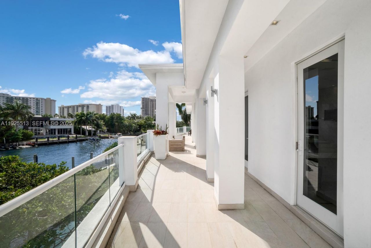 142 S Island Dr, Golden Beach, FL 33160 Photo