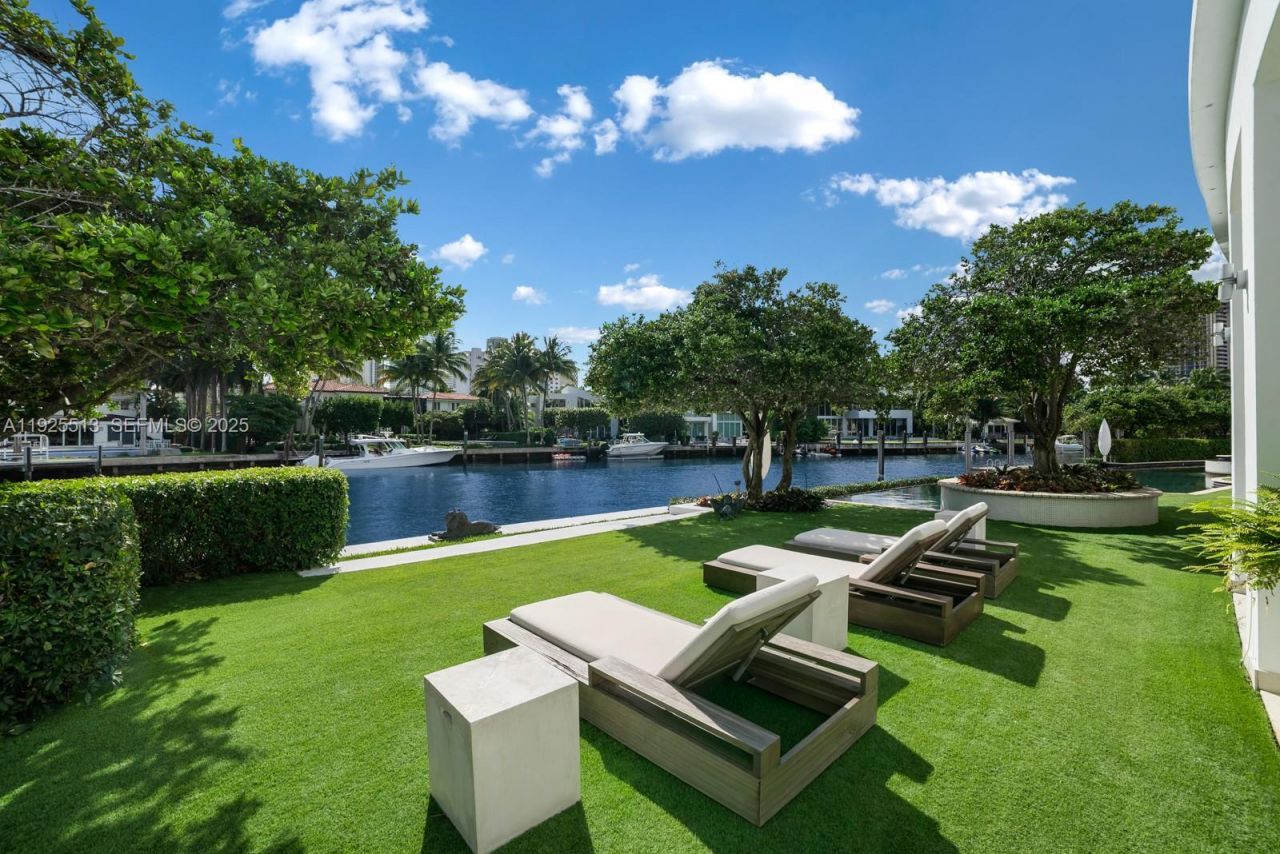 142 S Island Dr, Golden Beach, FL 33160 Photo