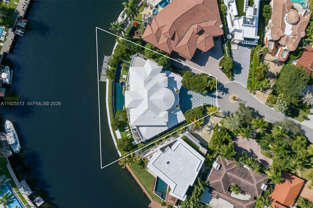 142 S Island Dr, Golden Beach, FL 33160 Photo