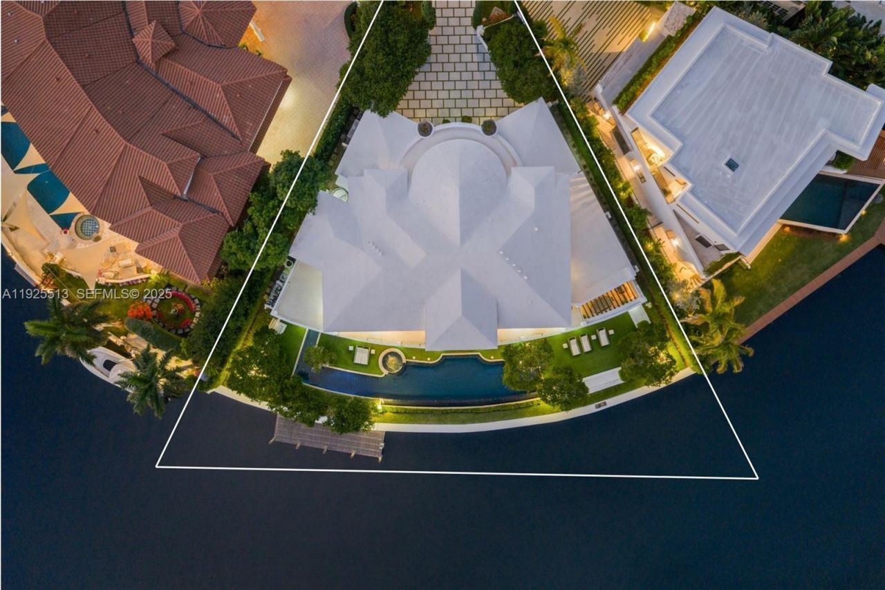 142 S Island Dr, Golden Beach, FL 33160 Photo