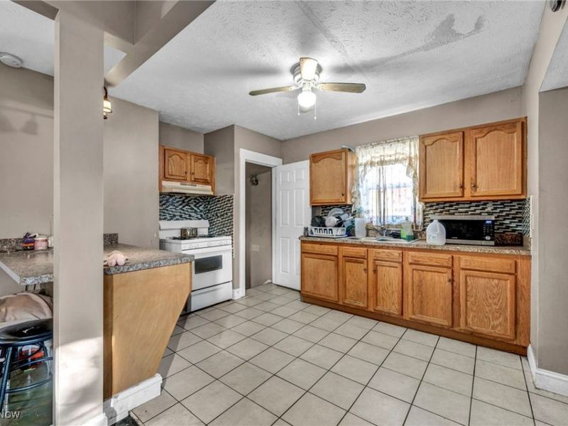 15002 Upton Avenue, Cleveland, OH 44110 Photo 10