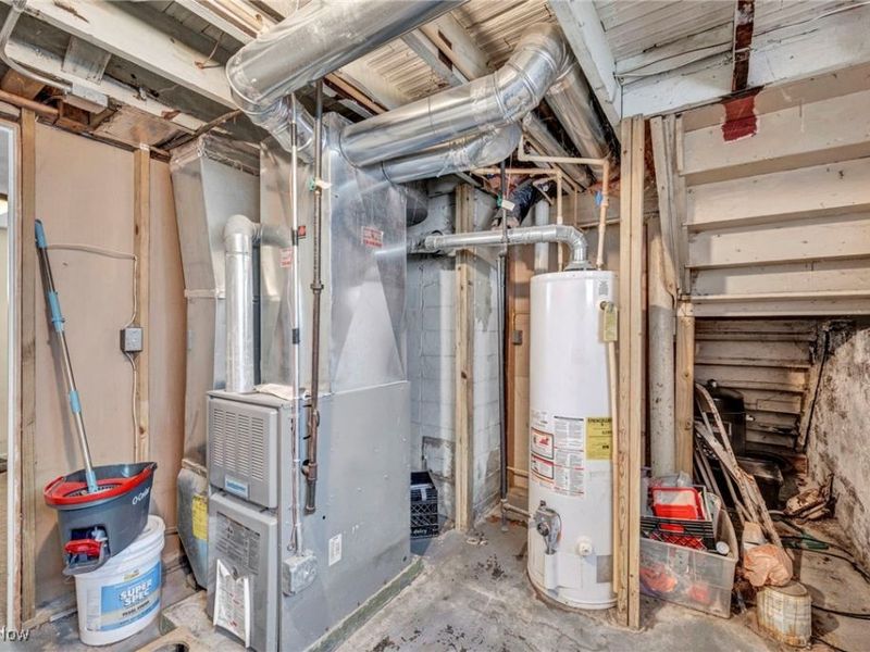 15002 Upton Avenue, Cleveland, OH 44110 Photo 28