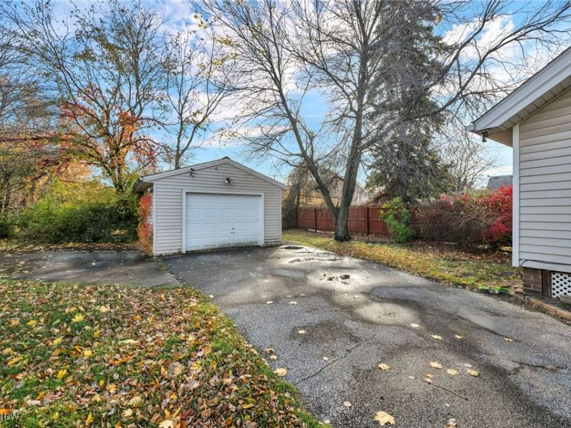 15002 Upton Avenue, Cleveland, OH 44110 Photo 8