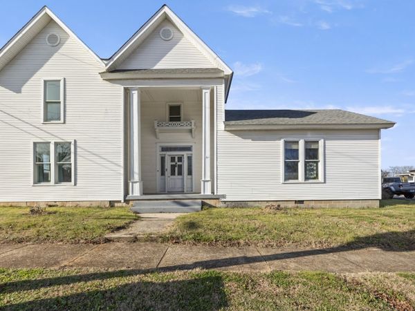 202 W Main St, Decherd, TN 37324