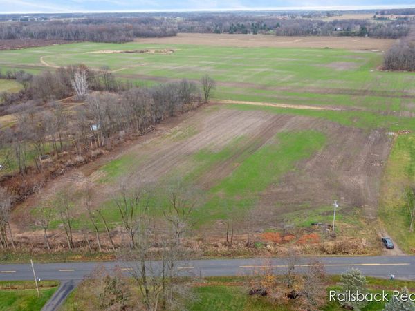 4404 Peach Ridge Avenue NW, Grand Rapids, MI 49544