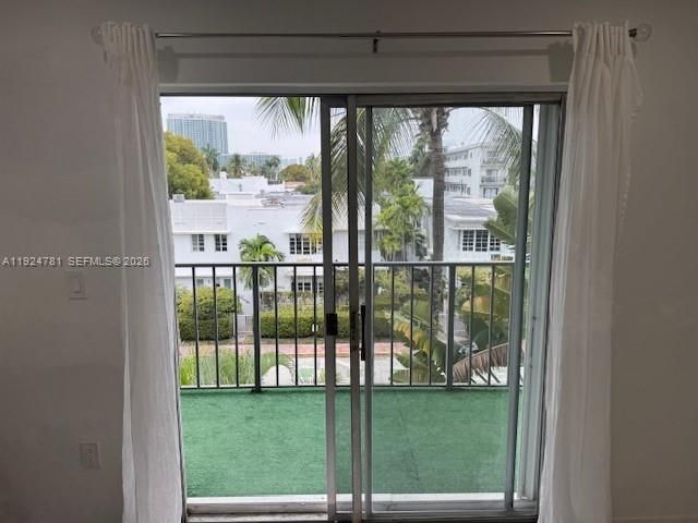 1605 Meridian Ave, Unit 401, Miami Beach, FL 33139 Photo