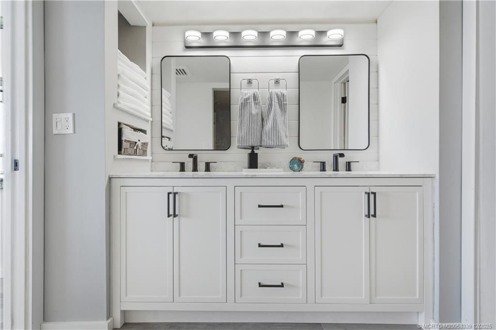 8880 S Ocean Drive, Unit 409, Jensen Beach, FL 34957 Photo